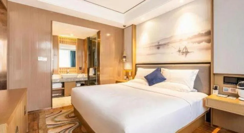 Bed in East Queen Hotel (Xi'an Beimen Metro Station)
