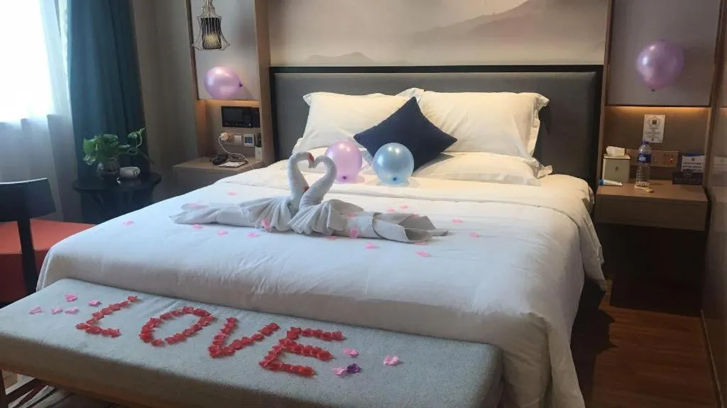 Bed in East Queen Hotel (Xi'an Beimen Metro Station)