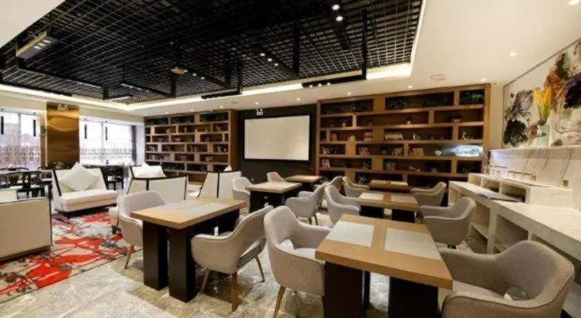 East Queen Hotel (Xi'an Beimen Metro Station)