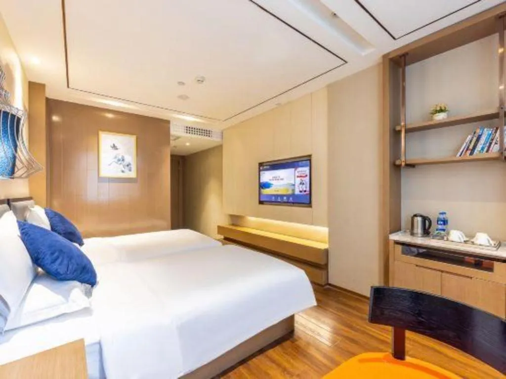 Bed in East Queen Hotel (Xi'an Beimen Metro Station)