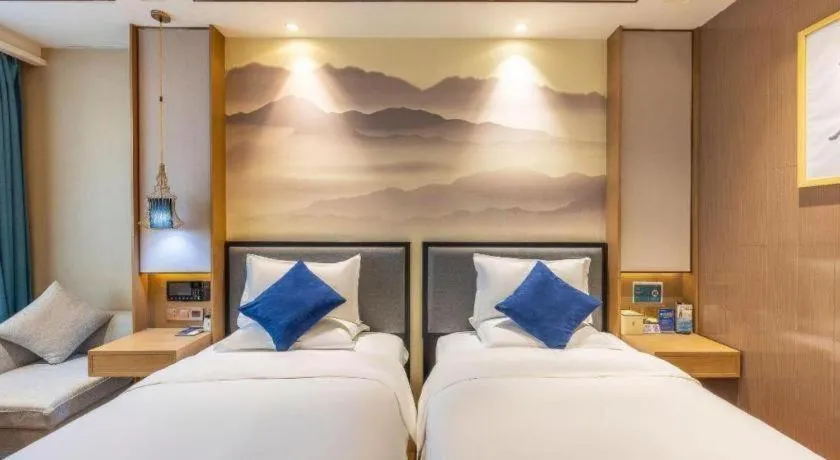 Bed in East Queen Hotel (Xi'an Beimen Metro Station)