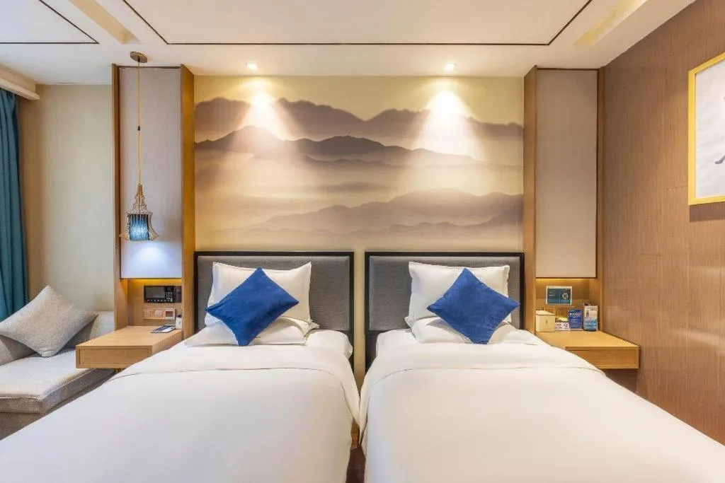 Bed in East Queen Hotel (Xi'an Beimen Metro Station)