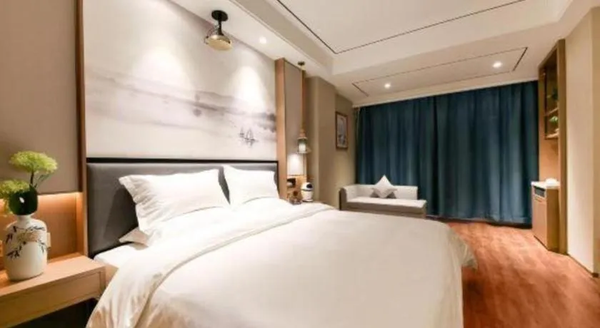Bed in East Queen Hotel (Xi'an Beimen Metro Station)