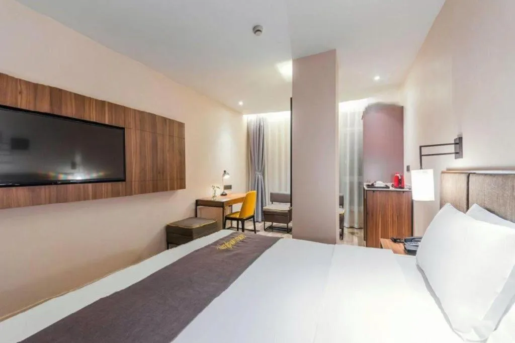 Bed in Home Inn Plus Shanghai Pudong Xinjinqiao Road