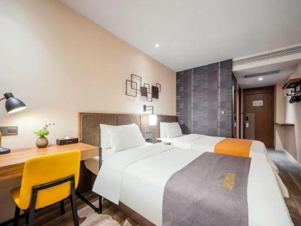 Bed in Home Inn Plus Shanghai Pudong Xinjinqiao Road