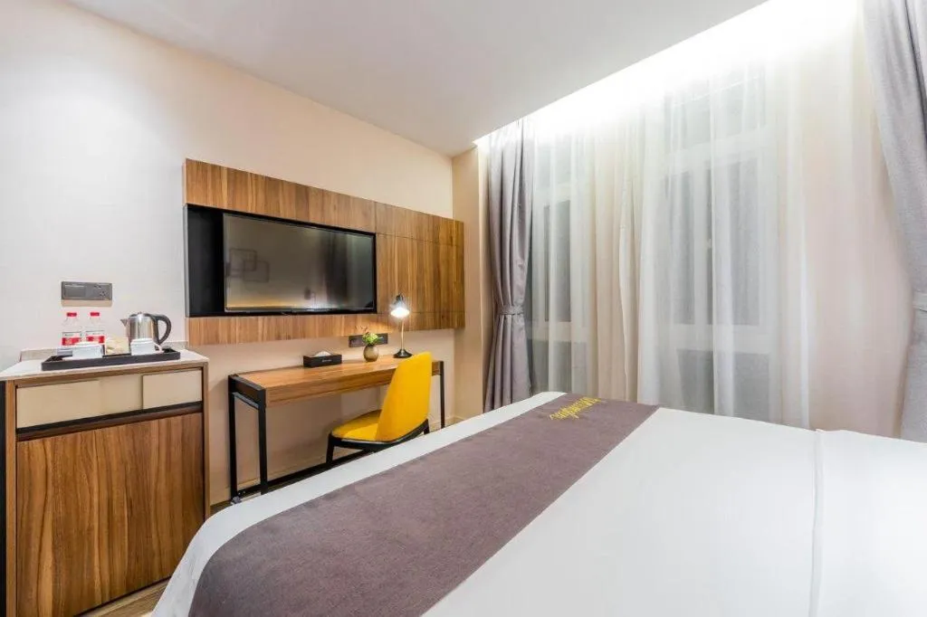 Bed in Home Inn Plus Shanghai Pudong Xinjinqiao Road