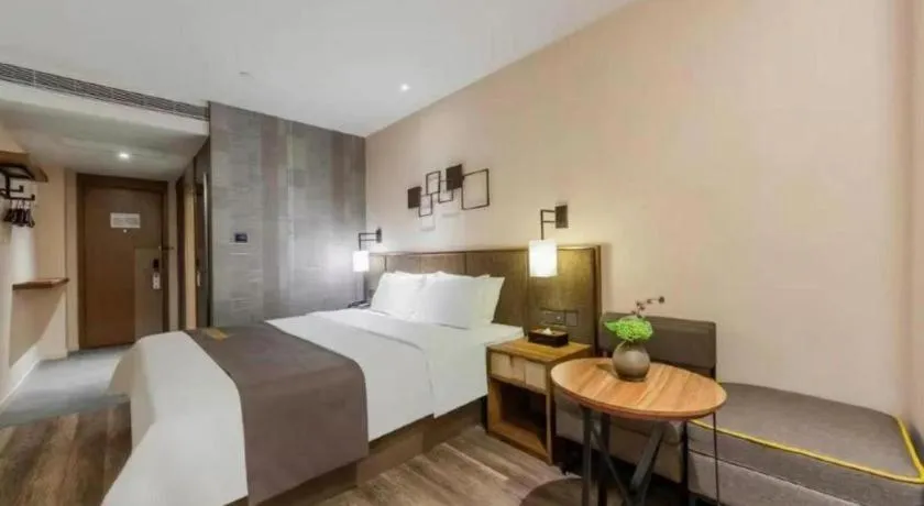 Bed in Home Inn Plus Shanghai Pudong Xinjinqiao Road