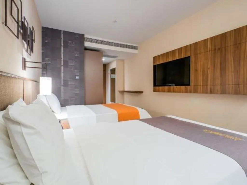 Bed in Home Inn Plus Shanghai Pudong Xinjinqiao Road