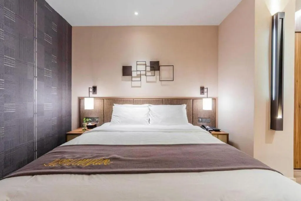 Bed in Home Inn Plus Shanghai Pudong Xinjinqiao Road