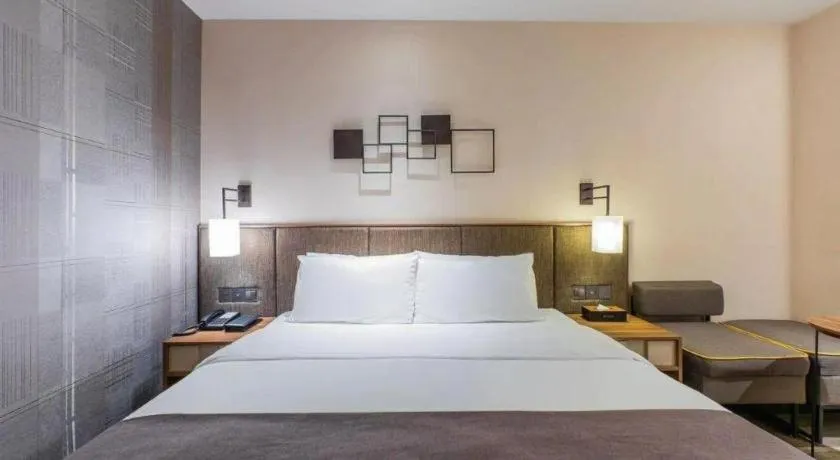 Bed in Home Inn Plus Shanghai Pudong Xinjinqiao Road