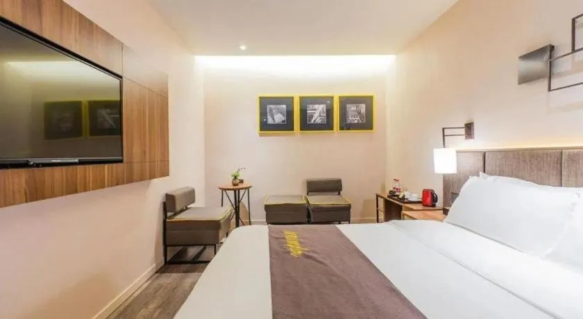 Bed in Home Inn Plus Shanghai Pudong Xinjinqiao Road