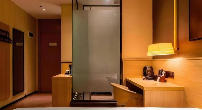 IU Hotel Kunming Jinma Bijifang Joy City