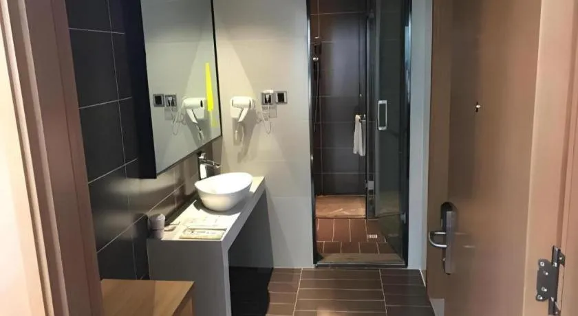 IU Hotel Kunming Jinma Bijifang Joy City