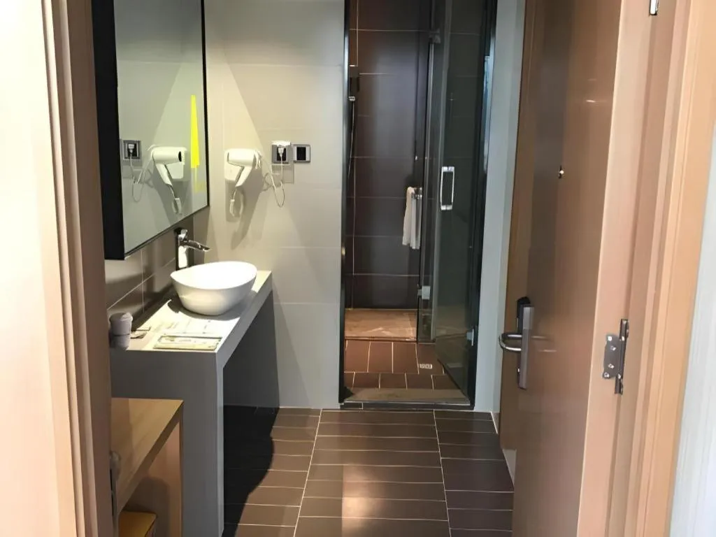 IU Hotel Kunming Jinma Bijifang Joy City