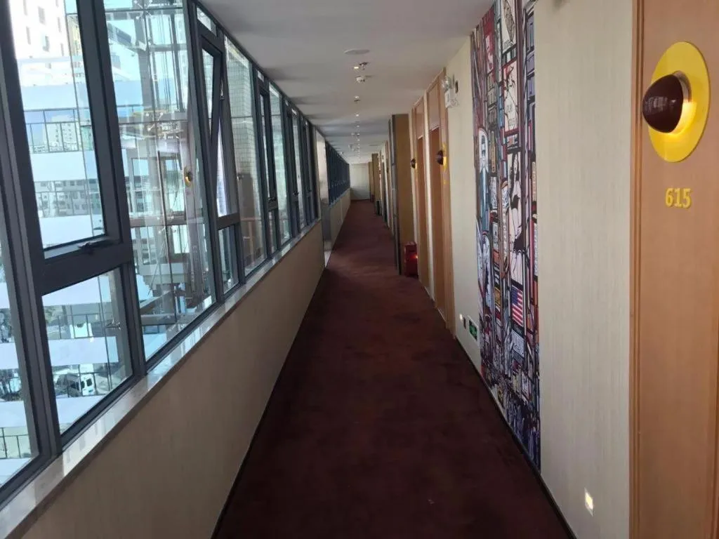 IU Hotel Kunming Jinma Bijifang Joy City