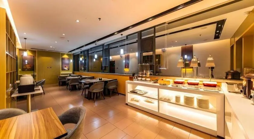 IU Hotel Kunming Jinma Bijifang Joy City