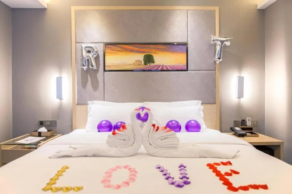 Bed in Lavande Hotels·Wuhan Fanhai CBD