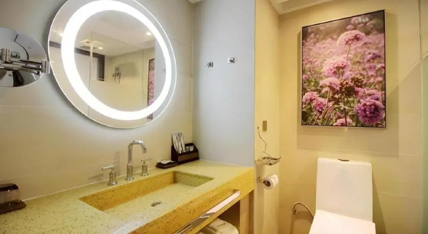 Lavande Hotels·Qingdao Wusi Square