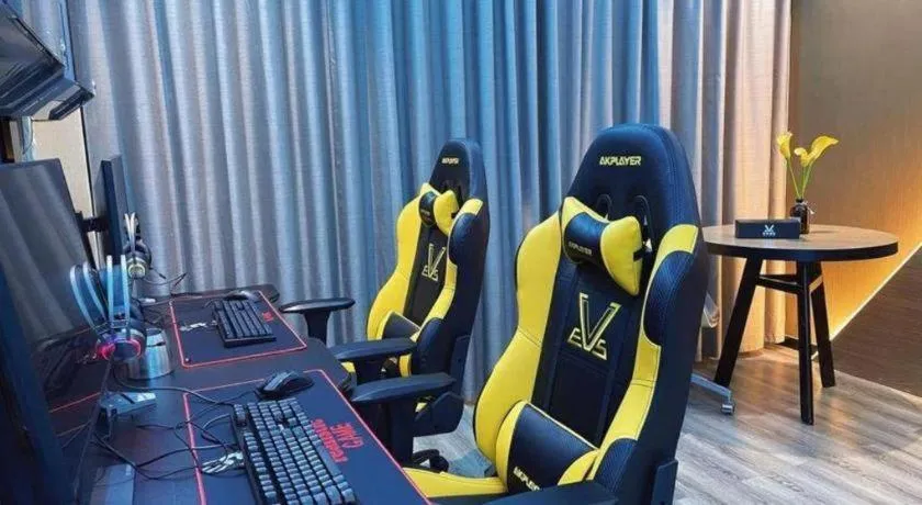 IU Hotels·Nanning Zoo Metro Station RT-Mart