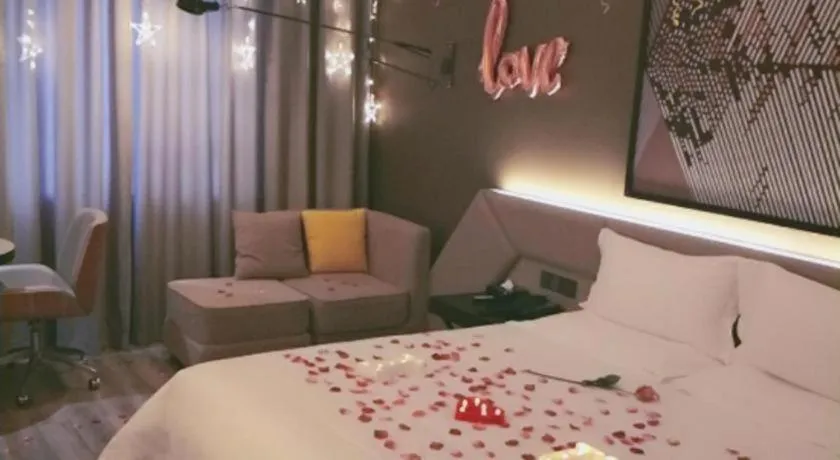 Bed in IU Hotels·Nanning Zoo Metro Station RT-Mart