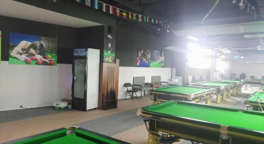 IU Hotels·Nanning Zoo Metro Station RT-Mart