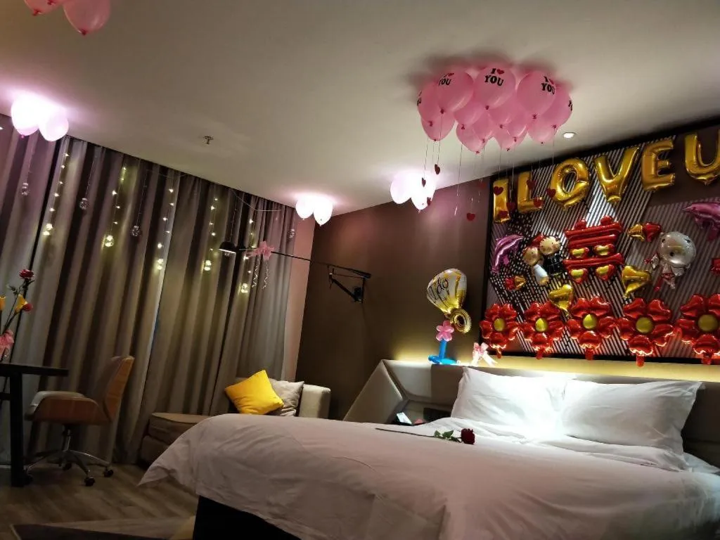 Bed in IU Hotels·Nanning Zoo Metro Station RT-Mart