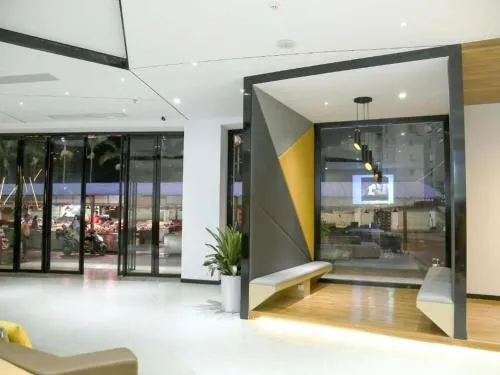 IU Hotels·Nanning Zoo Metro Station RT-Mart