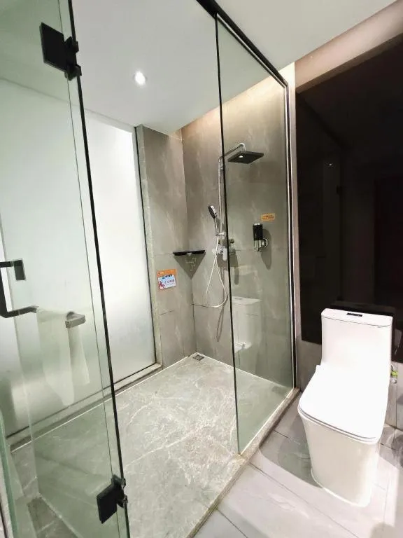 IU Hotels·Nanning Zoo Metro Station RT-Mart