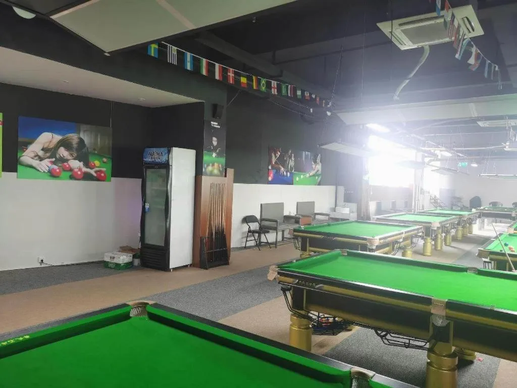 IU Hotels·Nanning Zoo Metro Station RT-Mart