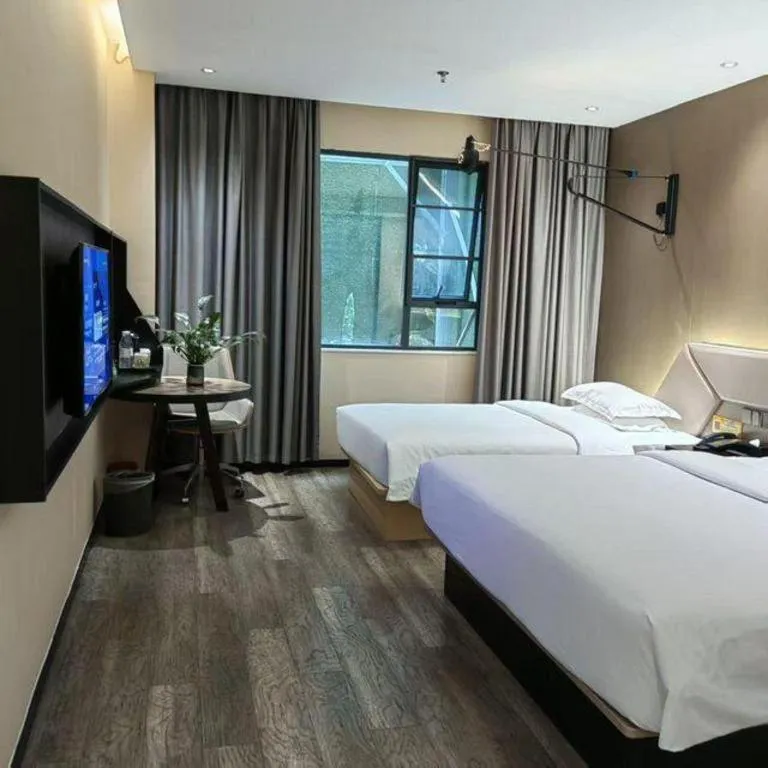 Bed in IU Hotels·Nanning Zoo Metro Station RT-Mart