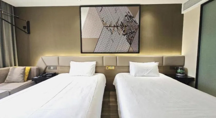 Bed in IU Hotels·Nanning Zoo Metro Station RT-Mart