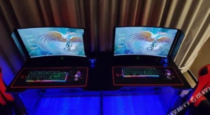 IU Hotels·Nanning Zoo Metro Station RT-Mart