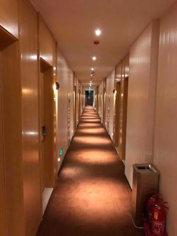 IU Hotels Xinzhou Bus Terminal