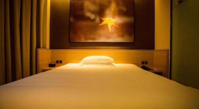 Bed in IU Hotels·Yinchuan Railway Station