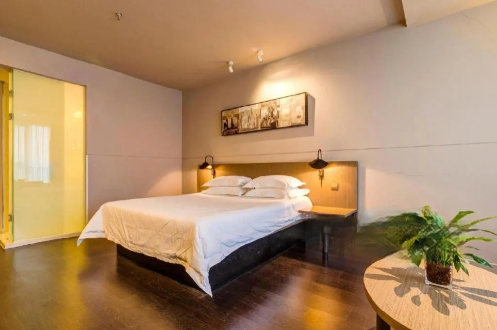 Bed in Jinjiang Inn Select Xixian New Distict Century Avenue