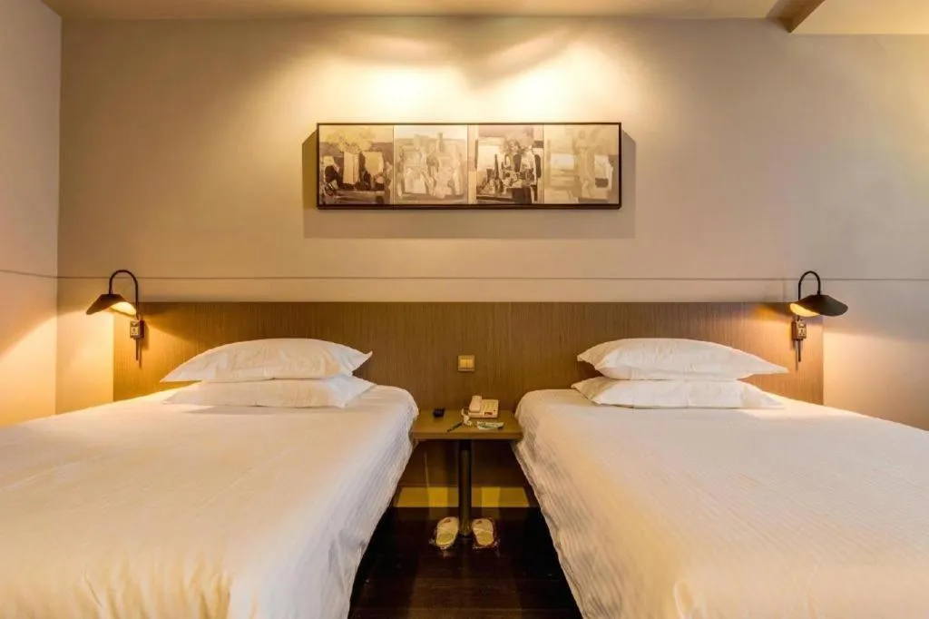 Bed in Jinjiang Inn Select Xixian New Distict Century Avenue