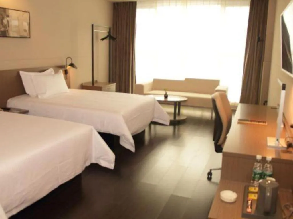 Bed in Jinjiang Inn Select Xixian New Distict Century Avenue
