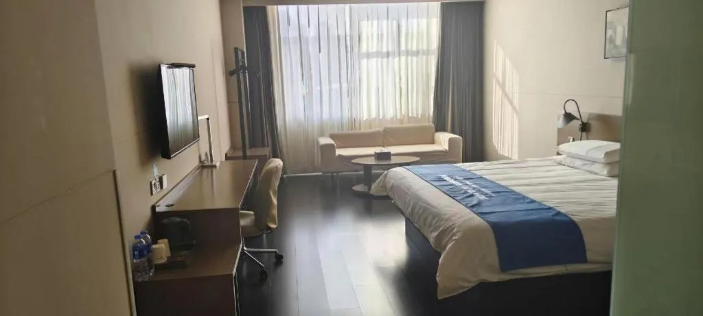 Bed in Jinjiang Inn Select Hohhot Chengjisihan Square Metro Station