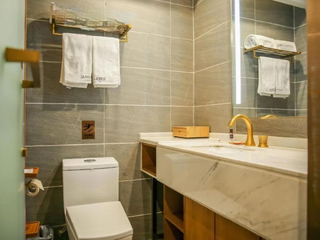 James Joyce Coffetel·Shenyang North Railway Station Shifu Square