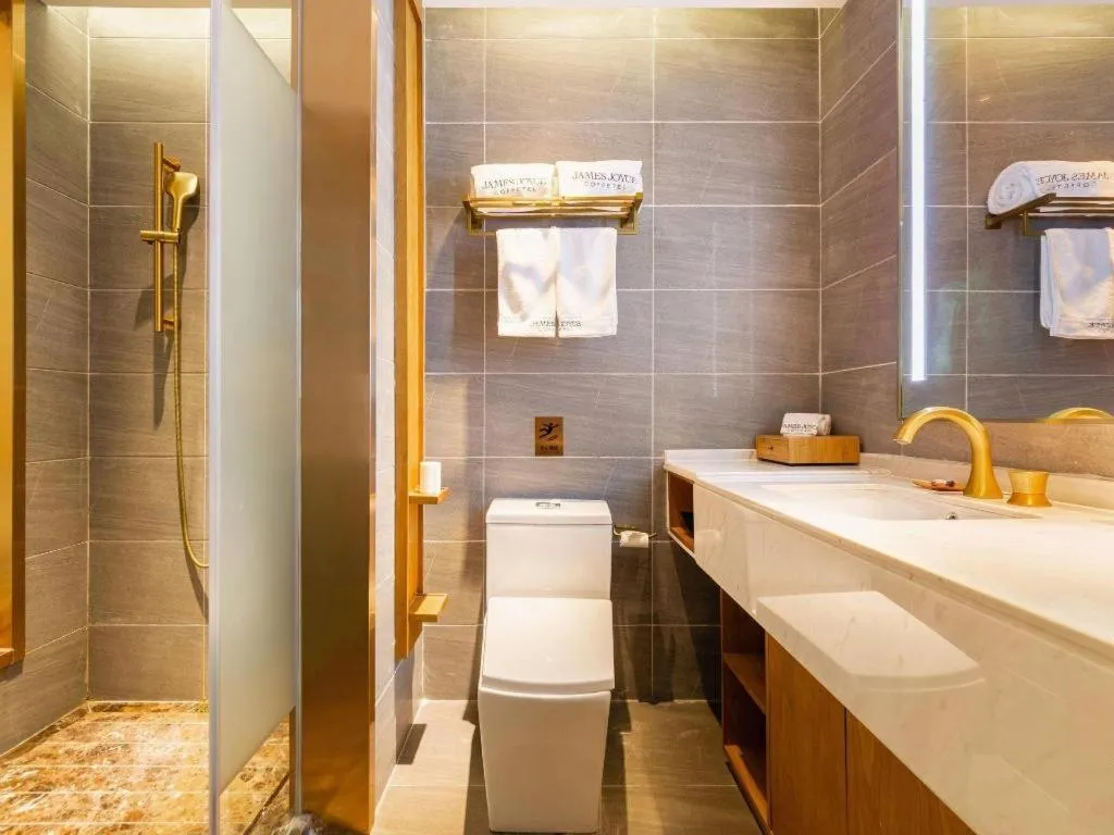 James Joyce Coffetel·Shenyang North Railway Station Shifu Square