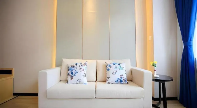 Jinjiang Metropolo Fuxin Yingbin Street Railway Station