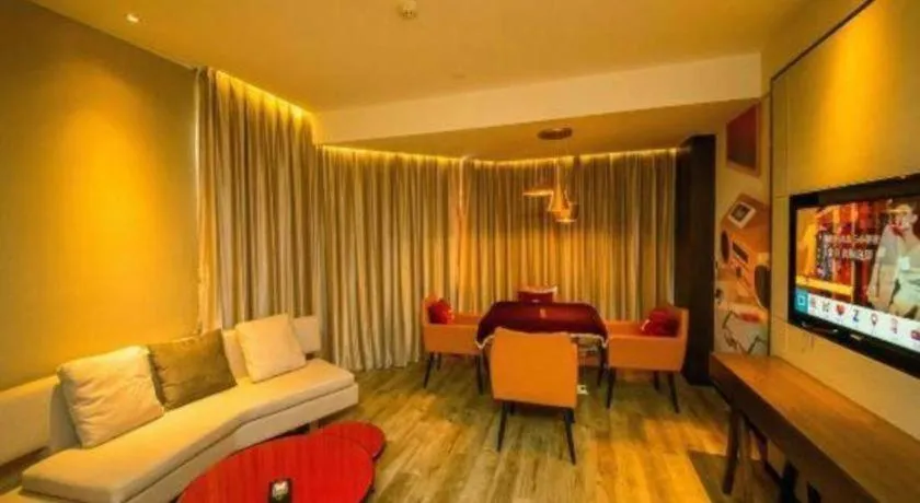 ZMAX Hotel Guangzhou Luogang Science City Shenzhou Road Metro Station