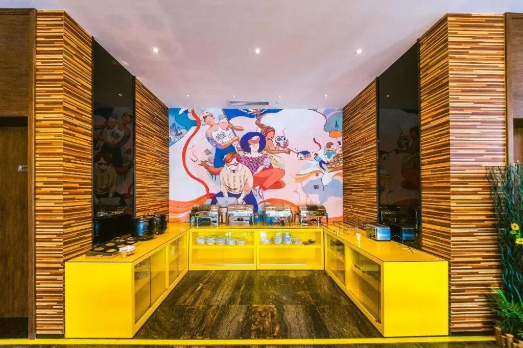 ZMAX Hotel Guangzhou Luogang Science City Shenzhou Road Metro Station