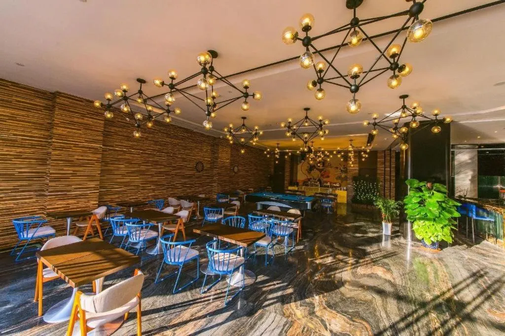 ZMAX Hotel Guangzhou Luogang Science City Shenzhou Road Metro Station