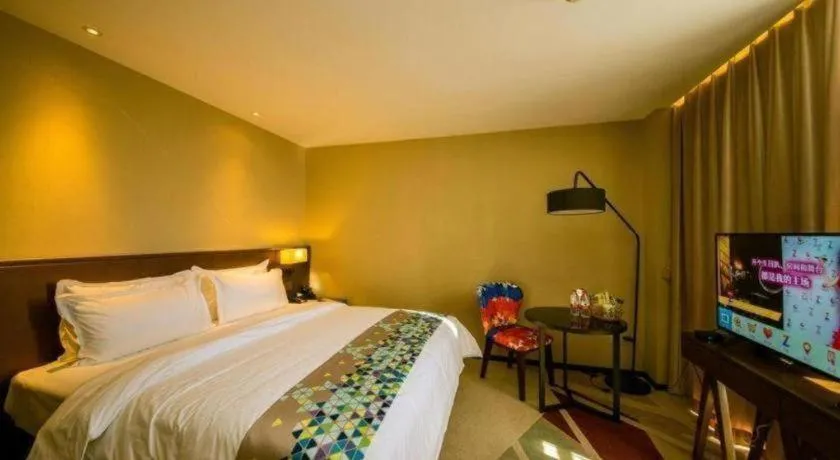 Bed in ZMAX Hotel Guangzhou Luogang Science City Shenzhou Road Metro Station