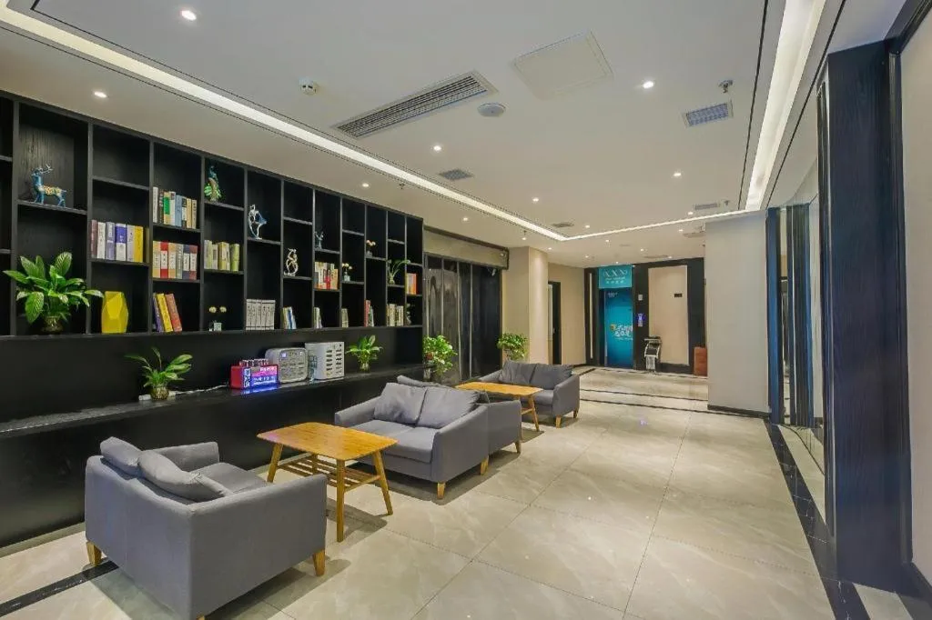 Xana Hotelle·Nanchang Bayi Square Metro Station