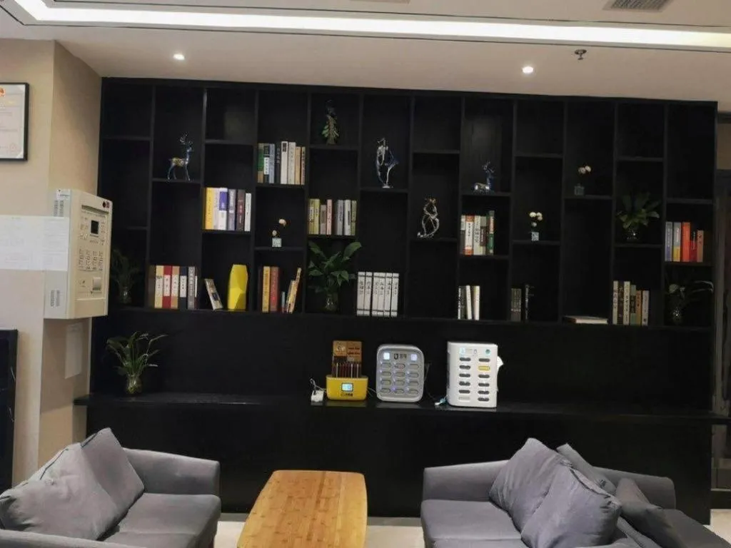 Xana Hotelle·Nanchang Bayi Square Metro Station