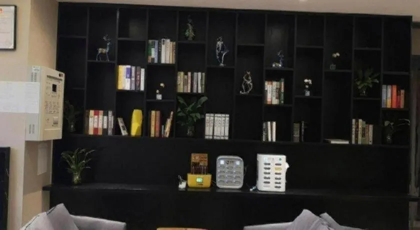 Xana Hotelle·Nanchang Bayi Square Metro Station