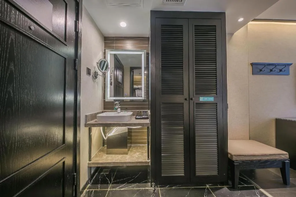 Xana Hotelle·Nanchang Bayi Square Metro Station