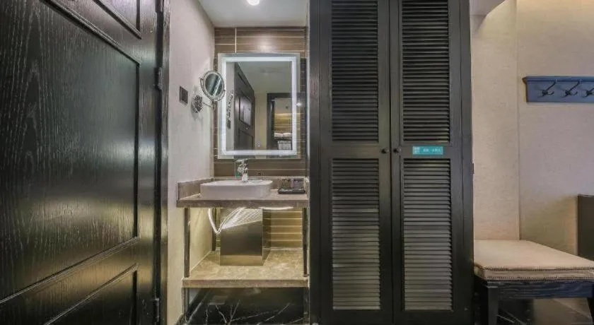 Xana Hotelle·Nanchang Bayi Square Metro Station